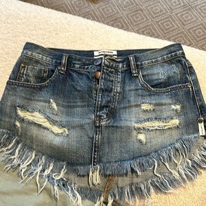 One teaspoon 4040 skirt sz 24